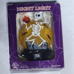 Vintage Skeleton nightlight halloween decor New‎ In Box